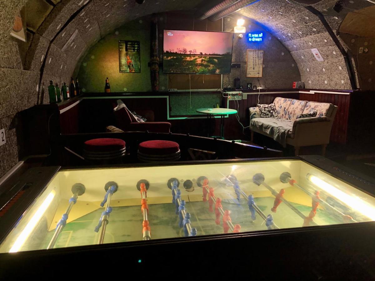 בודפשט Whole Basement Former Pub 5 For Stag Do מראה חיצוני תמונה