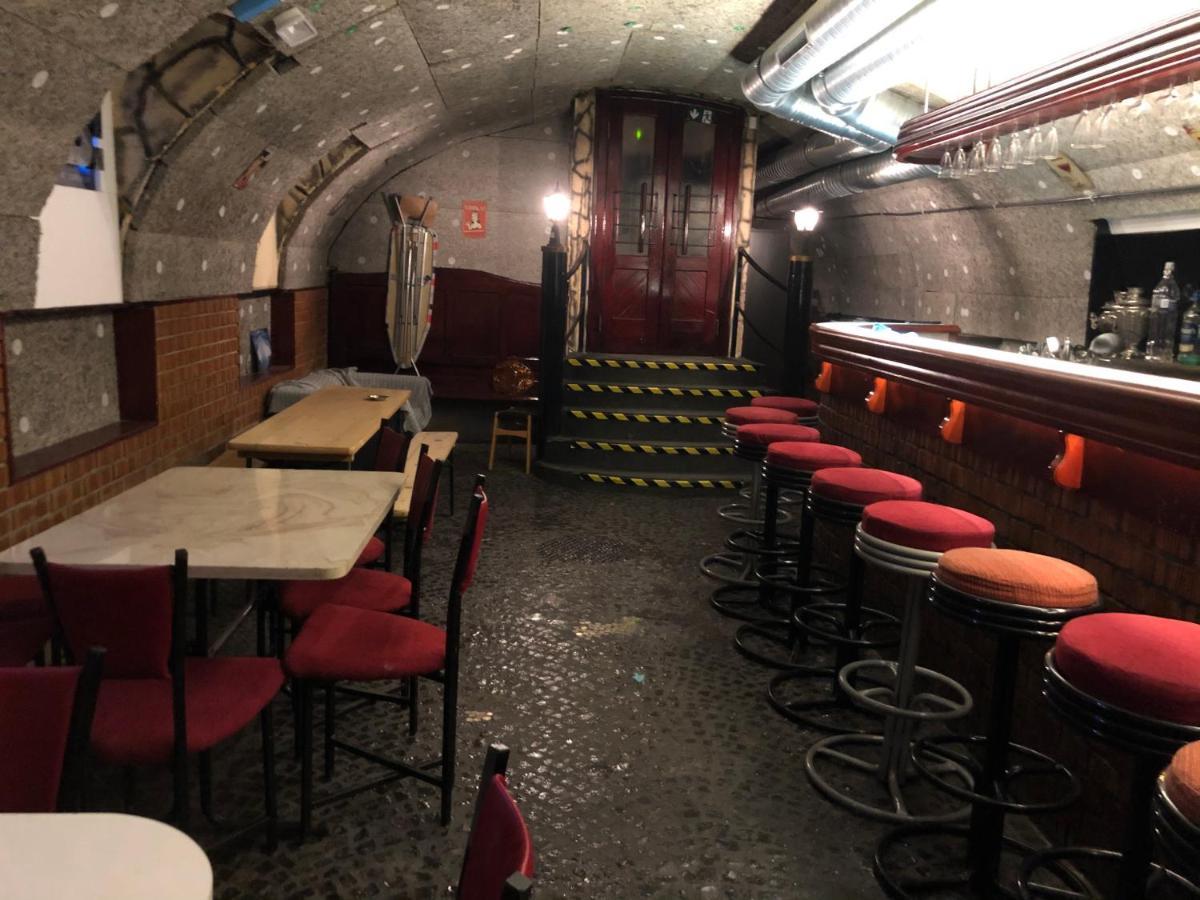 בודפשט Whole Basement Former Pub 5 For Stag Do מראה חיצוני תמונה