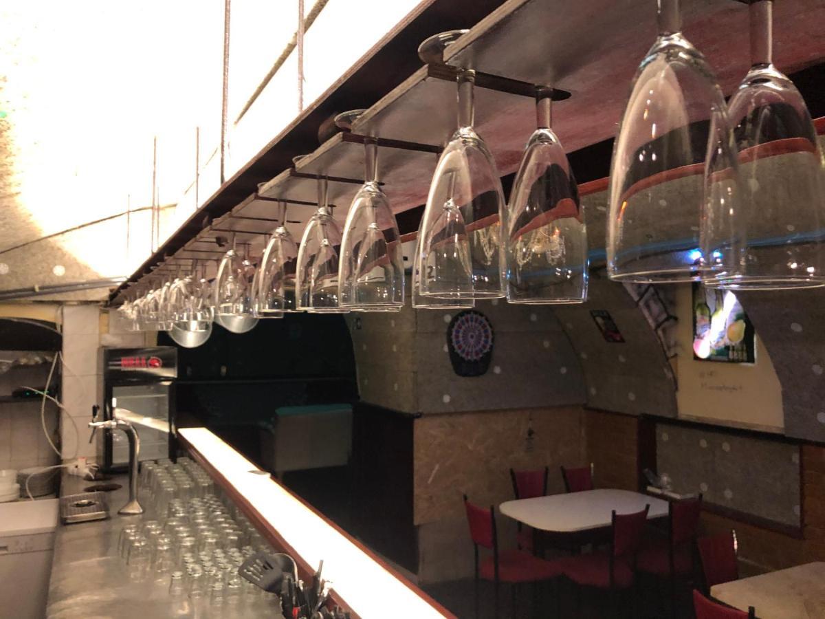 בודפשט Whole Basement Former Pub 5 For Stag Do מראה חיצוני תמונה