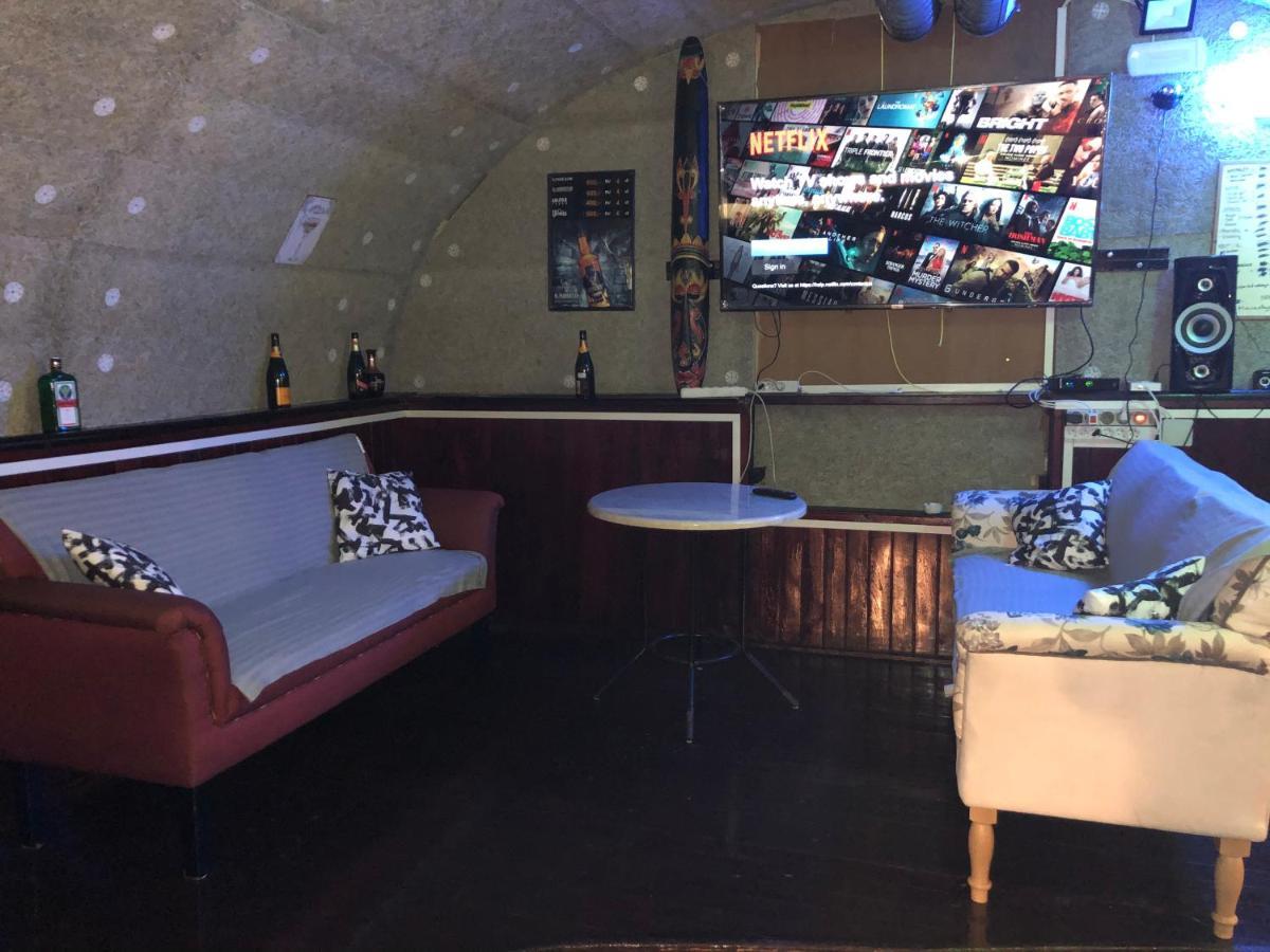 בודפשט Whole Basement Former Pub 5 For Stag Do מראה חיצוני תמונה