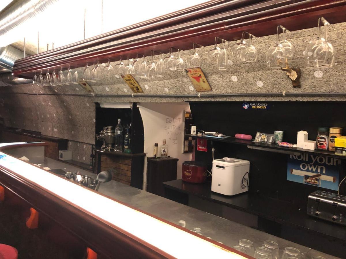 בודפשט Whole Basement Former Pub 5 For Stag Do מראה חיצוני תמונה