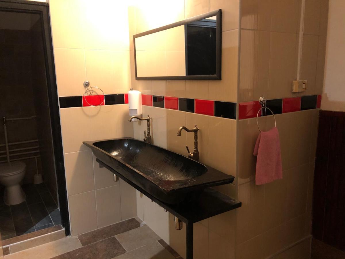 בודפשט Whole Basement Former Pub 5 For Stag Do מראה חיצוני תמונה