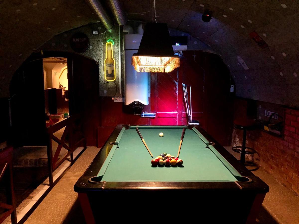 בודפשט Whole Basement Former Pub 5 For Stag Do מראה חיצוני תמונה