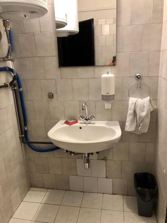 בודפשט Whole Basement Former Pub 5 For Stag Do מראה חיצוני תמונה