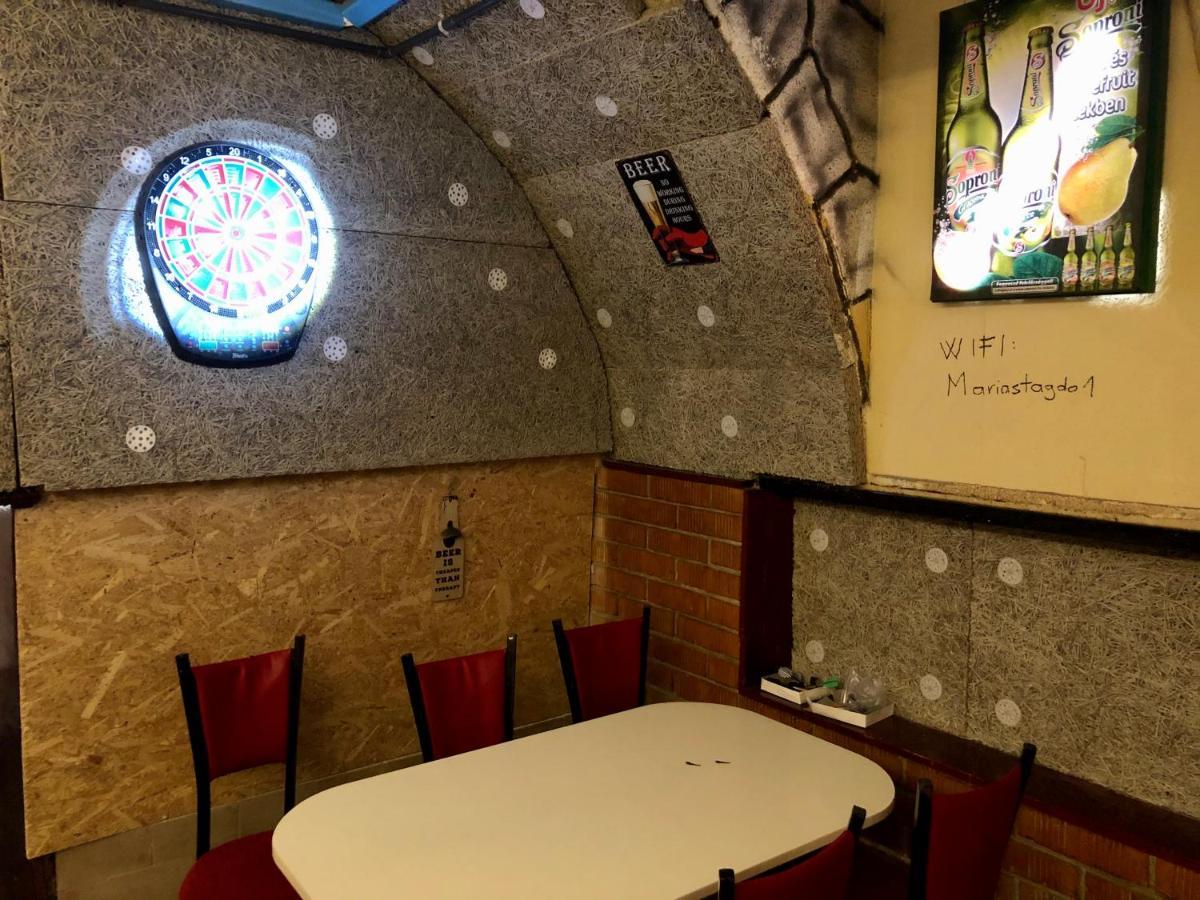 בודפשט Whole Basement Former Pub 5 For Stag Do מראה חיצוני תמונה