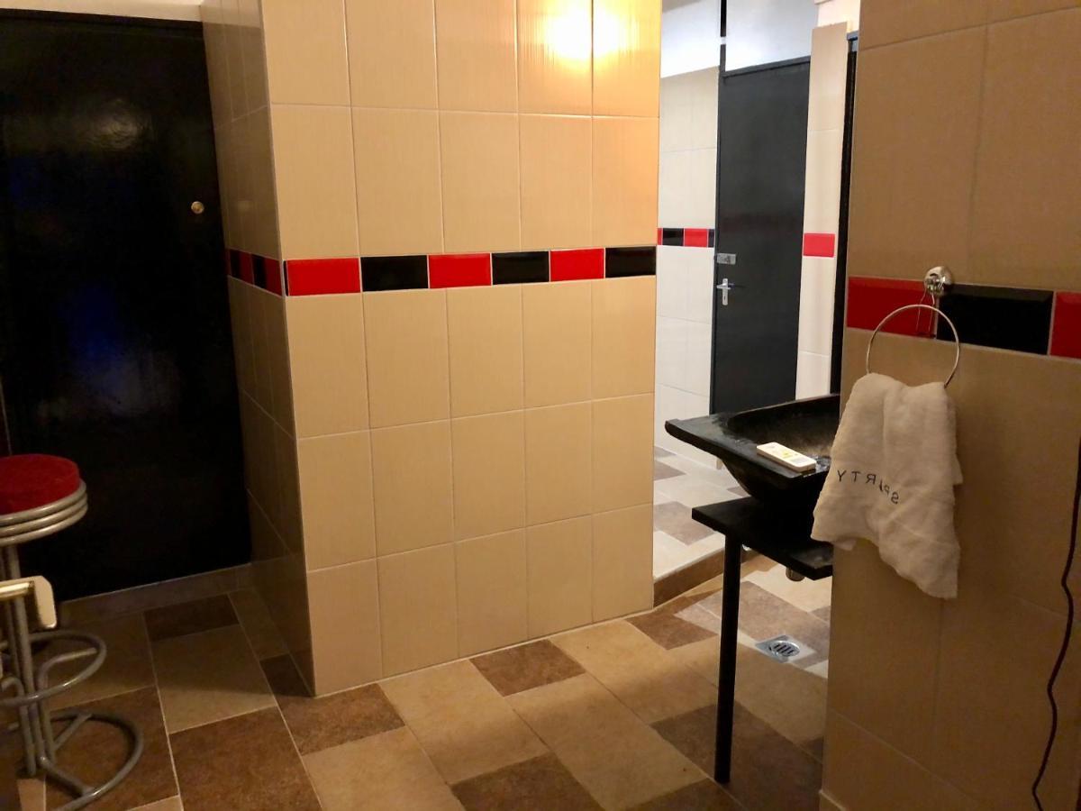 בודפשט Whole Basement Former Pub 5 For Stag Do מראה חיצוני תמונה