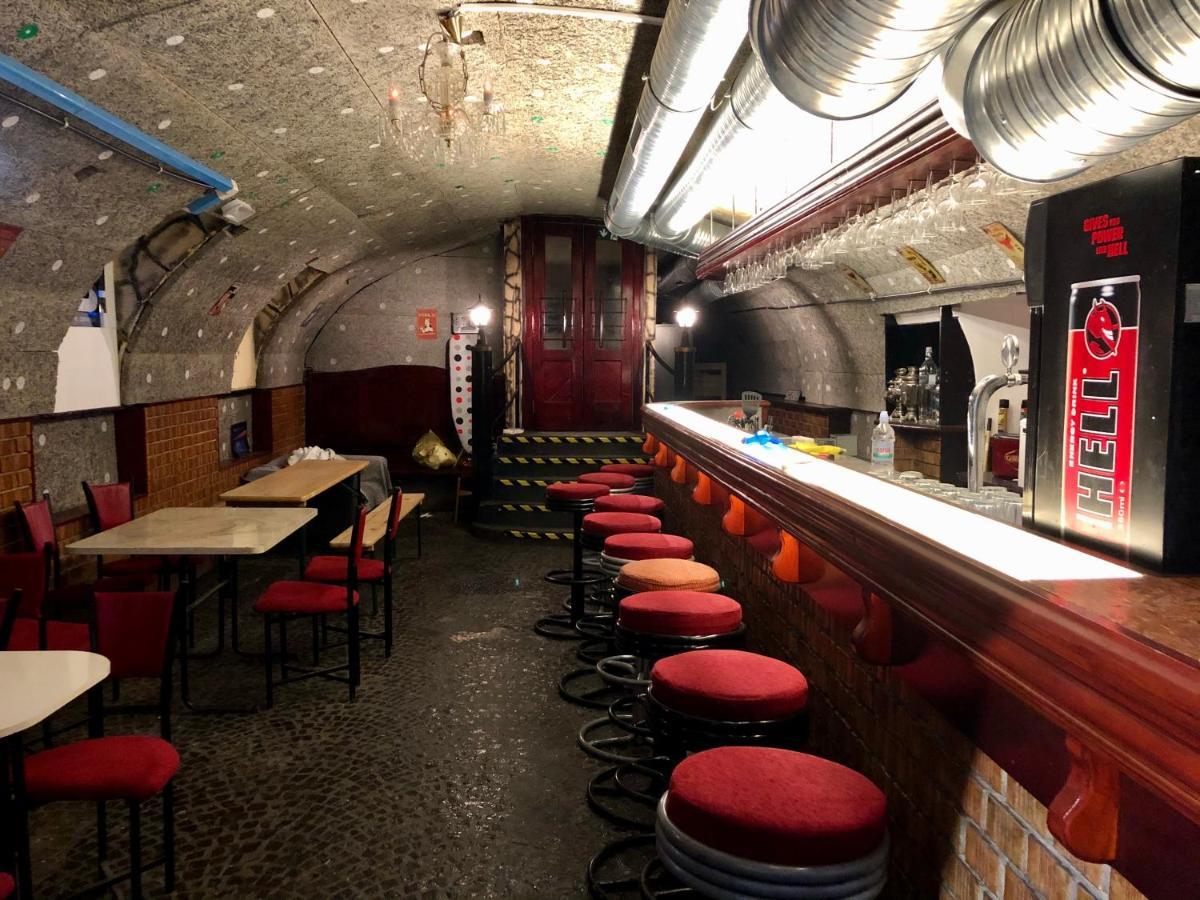 בודפשט Whole Basement Former Pub 5 For Stag Do מראה חיצוני תמונה